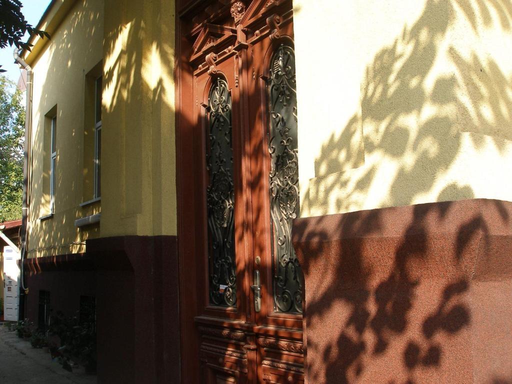 Kretan Hostel Bucarest Extérieur photo