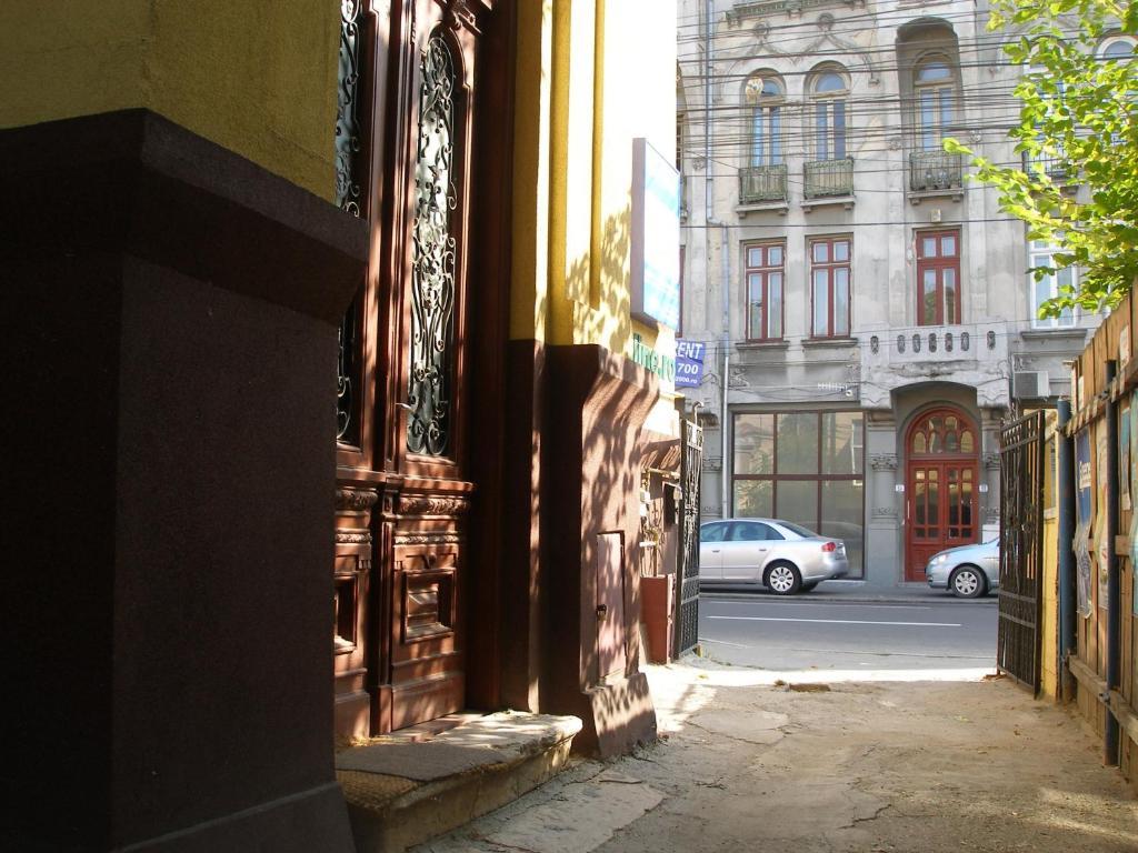 Kretan Hostel Bucarest Extérieur photo