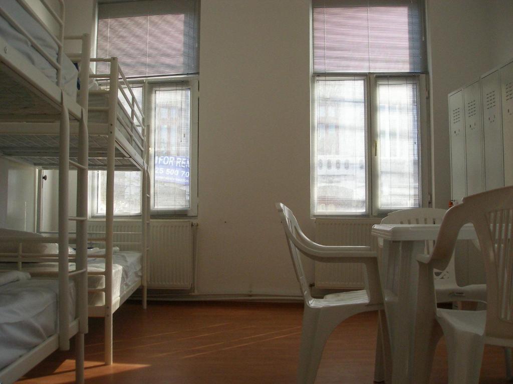 Kretan Hostel Bucarest Chambre photo