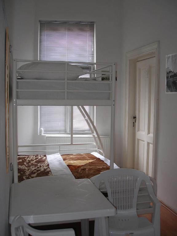 Kretan Hostel Bucarest Chambre photo