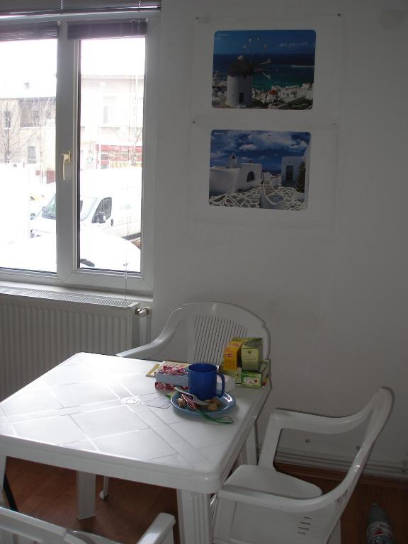 Kretan Hostel Bucarest Chambre photo