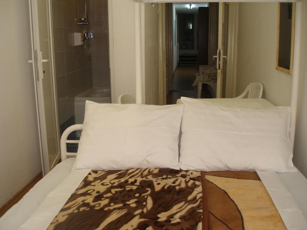 Kretan Hostel Bucarest Chambre photo