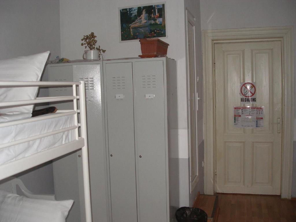 Kretan Hostel Bucarest Chambre photo